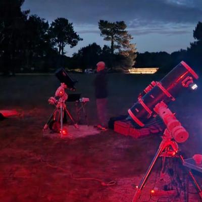 Les télescopes sont en position d'attente pour les nuits des étoiles 2023